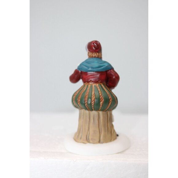 Dept 56 Dickens Village - Come Into the Inn - Picture 7 of 10